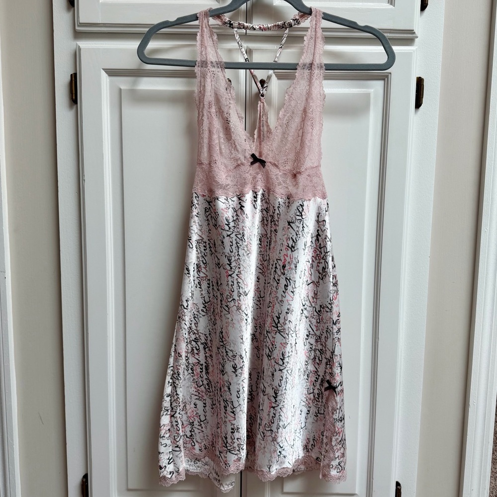 Victoria’s Secret Lace & Satin Chemise Nighty Slip Dress Logo Script Size Medium